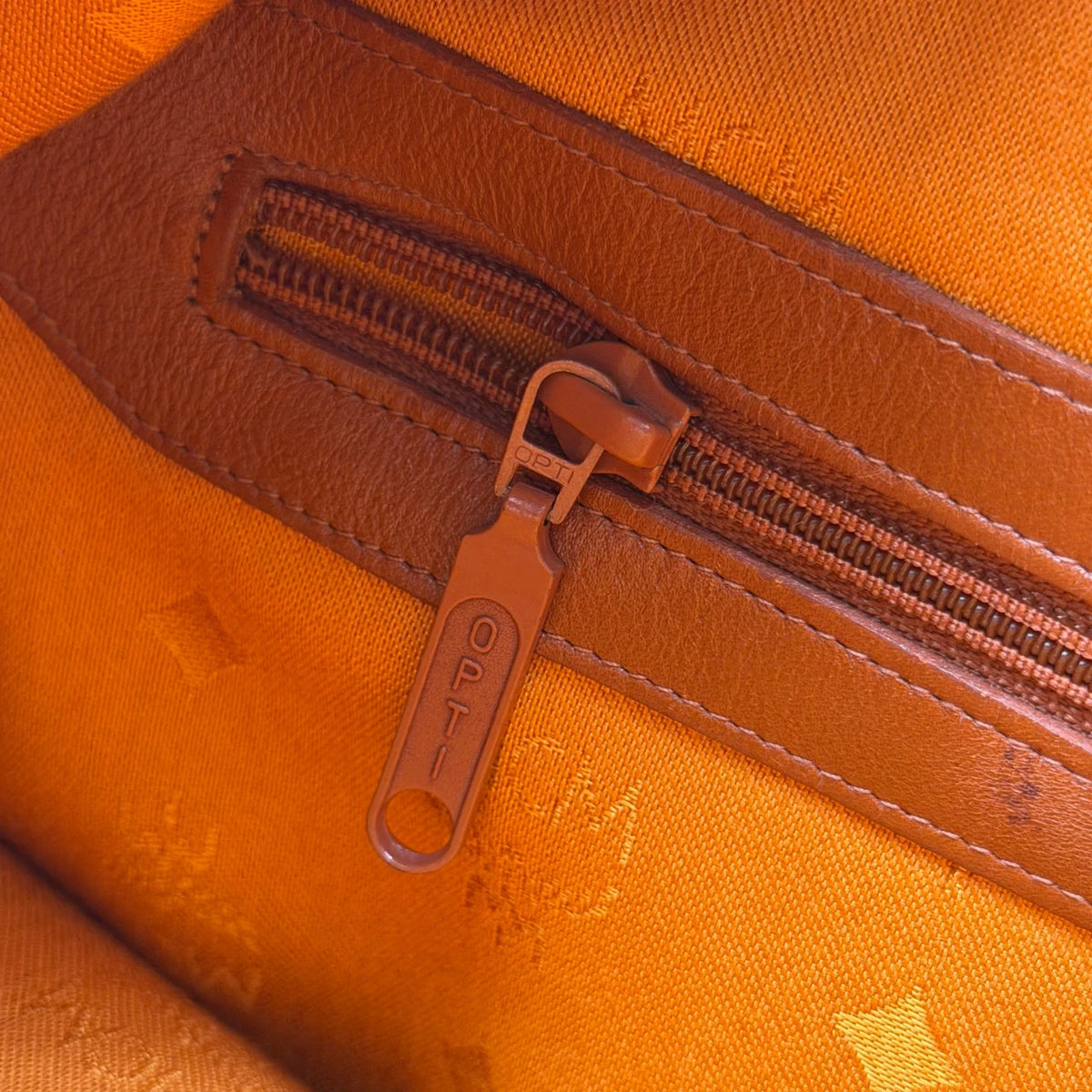 MCM Umhängetasche Bucket visetos braun