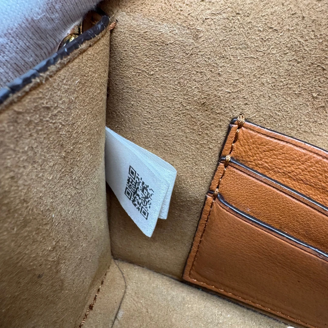 MCM Tracy Wallet On Chain Crossbody Bag