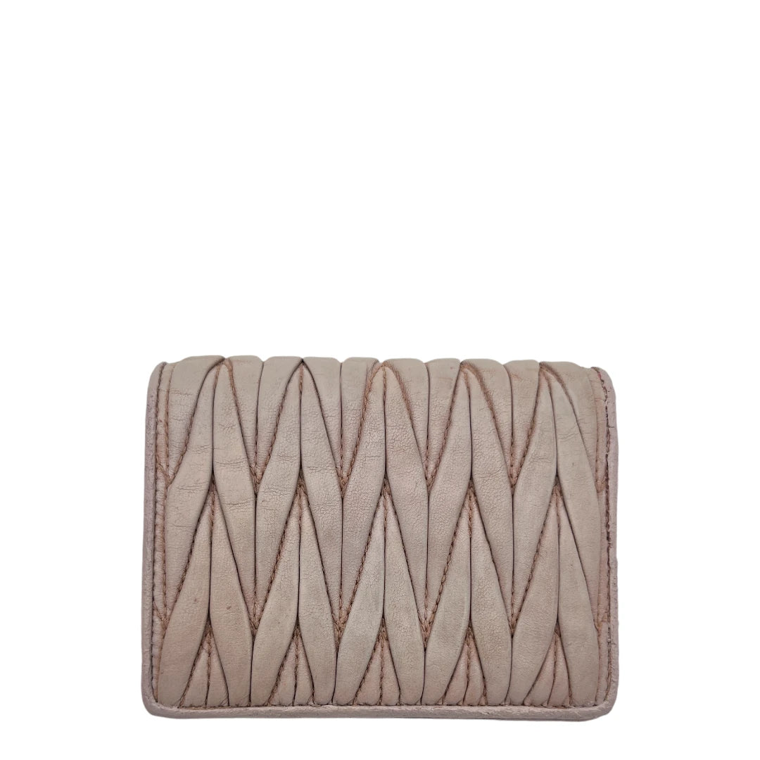 Miu Miu Geldbeutel Matelassé aus Leder rosa / beige