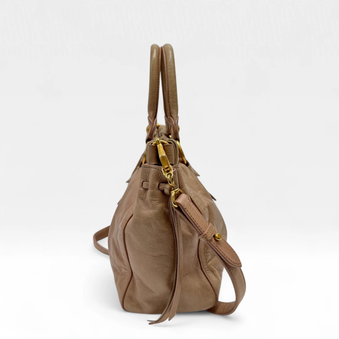 Miu Miu Handtasche Vitello Lux