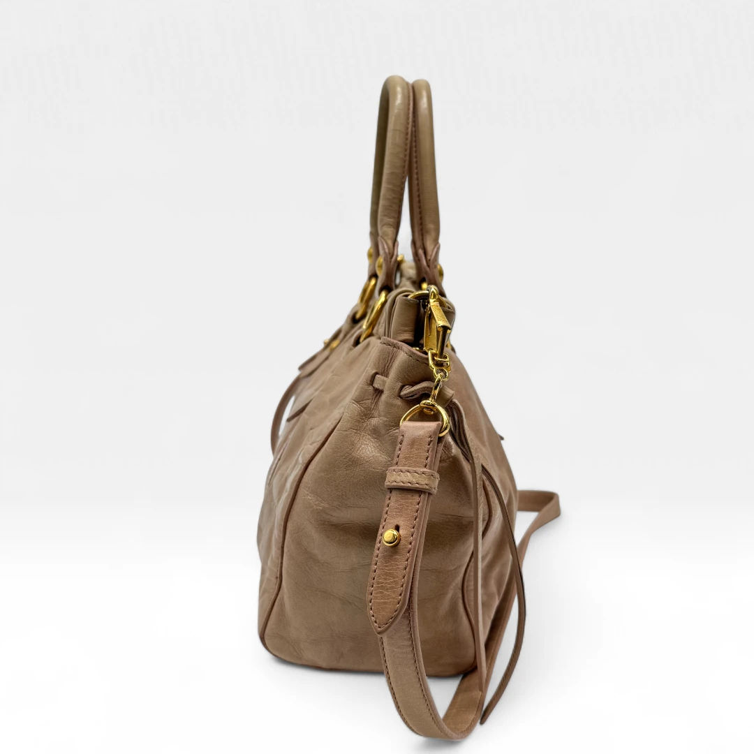 Miu Miu Handtasche Vitello Lux