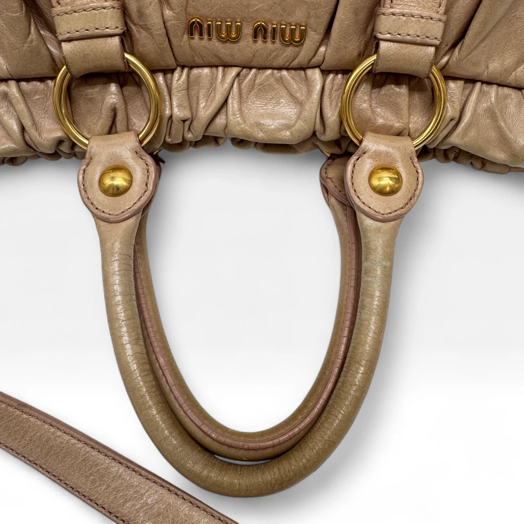 Miu Miu Handtasche Vitello Lux