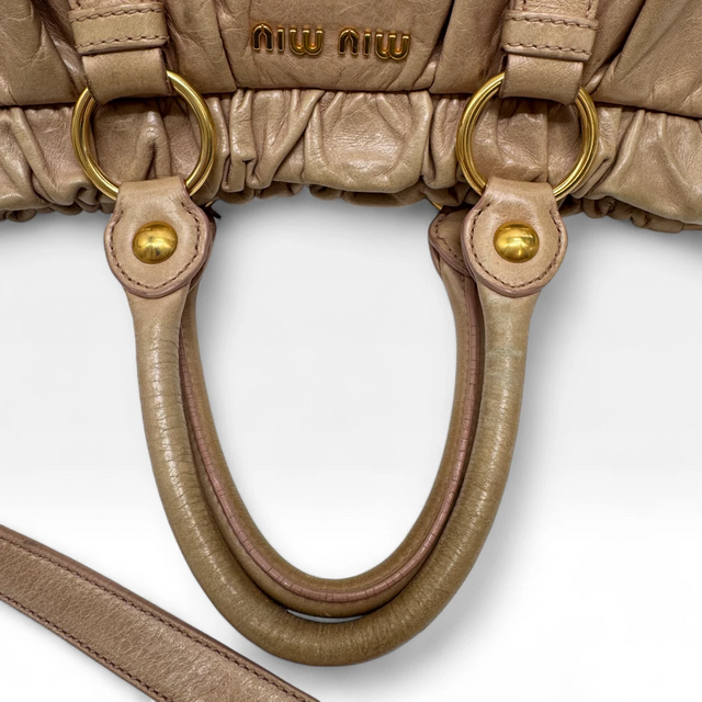 Miu Miu Handtasche Vitello Lux