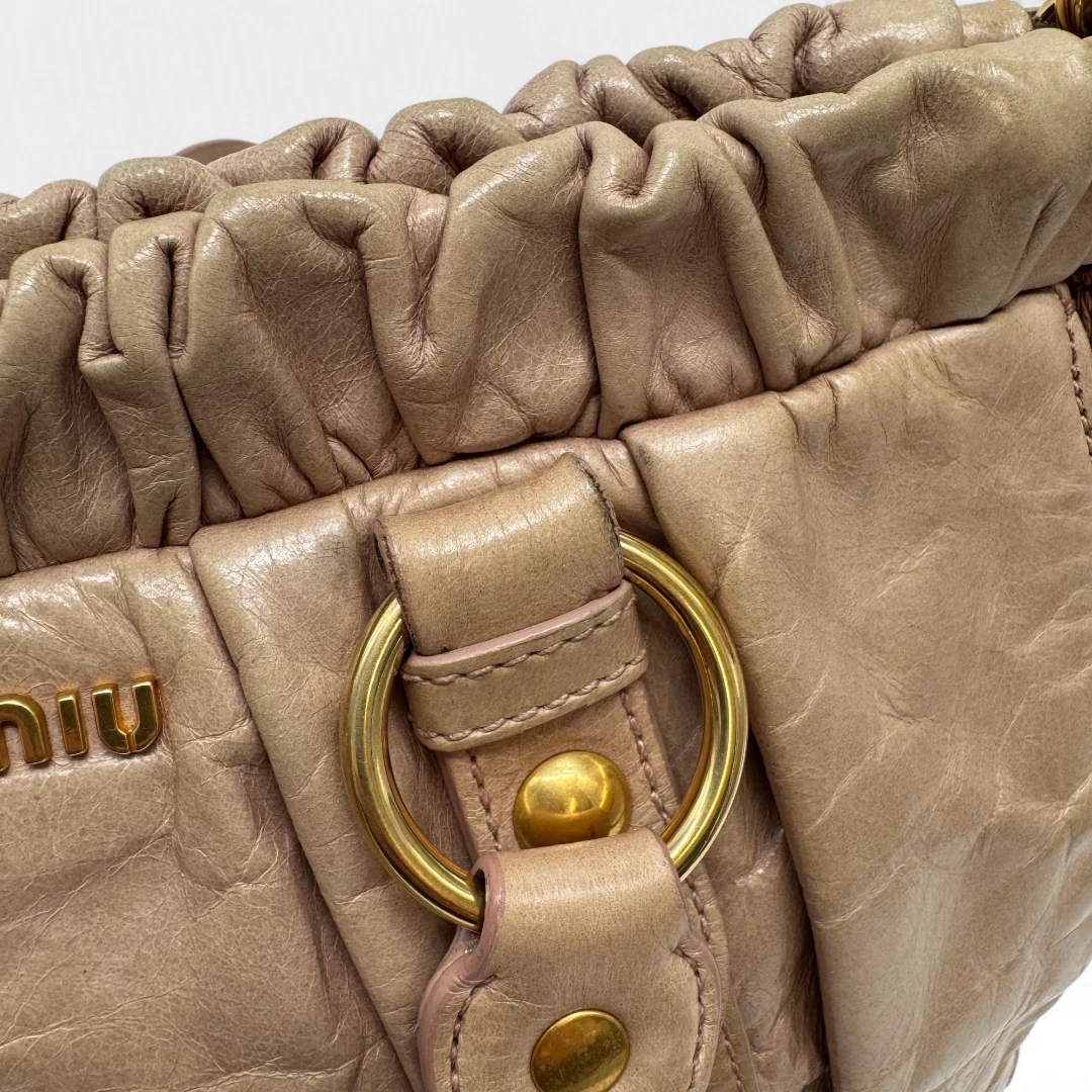Miu Miu Handtasche Vitello Lux