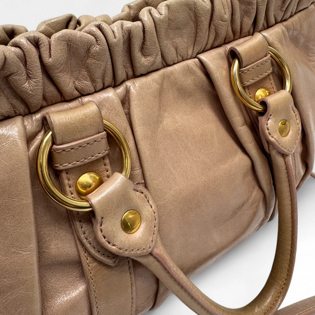 Miu Miu Handtasche Vitello Lux