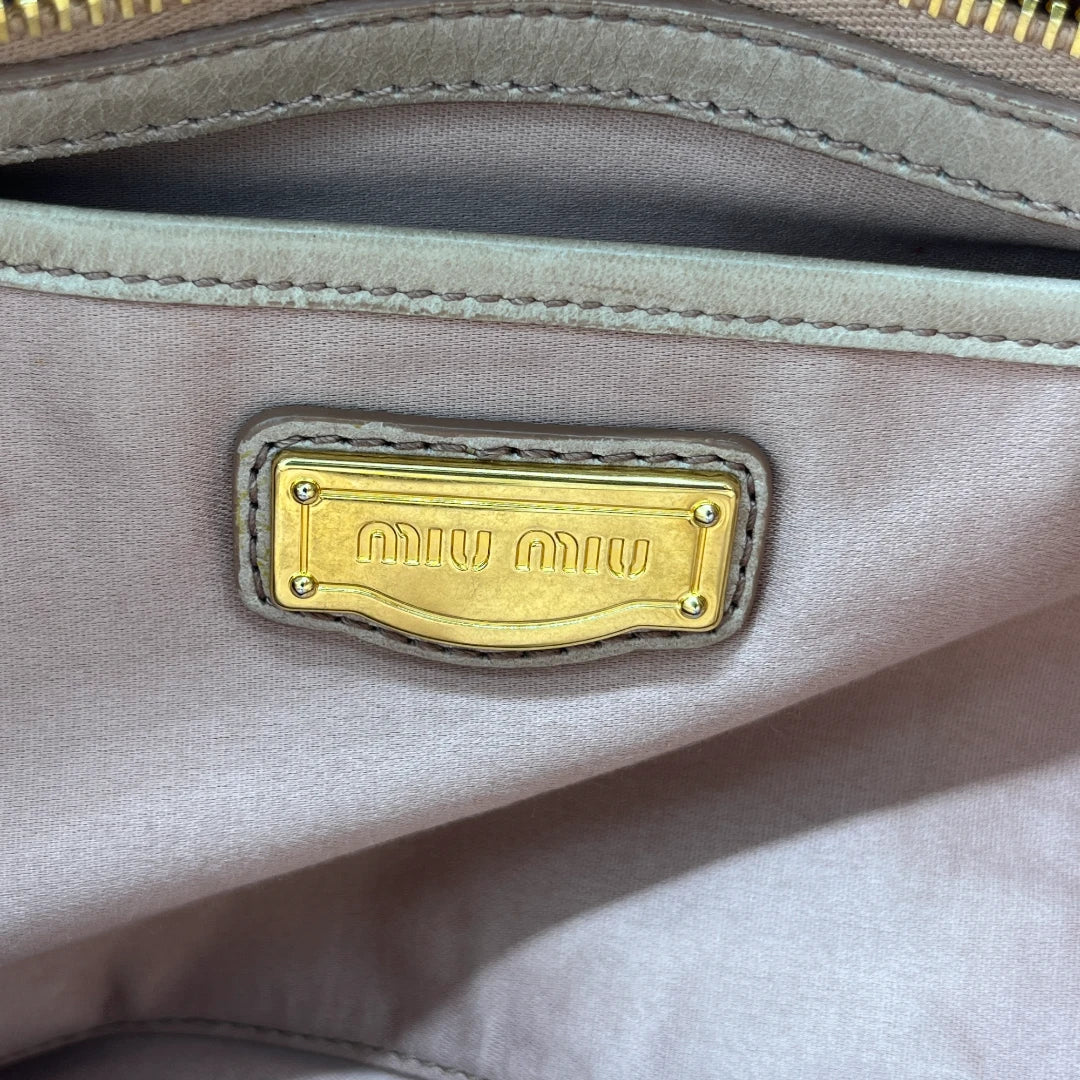 Miu Miu Handtasche Vitello Lux groß aus Leder beige