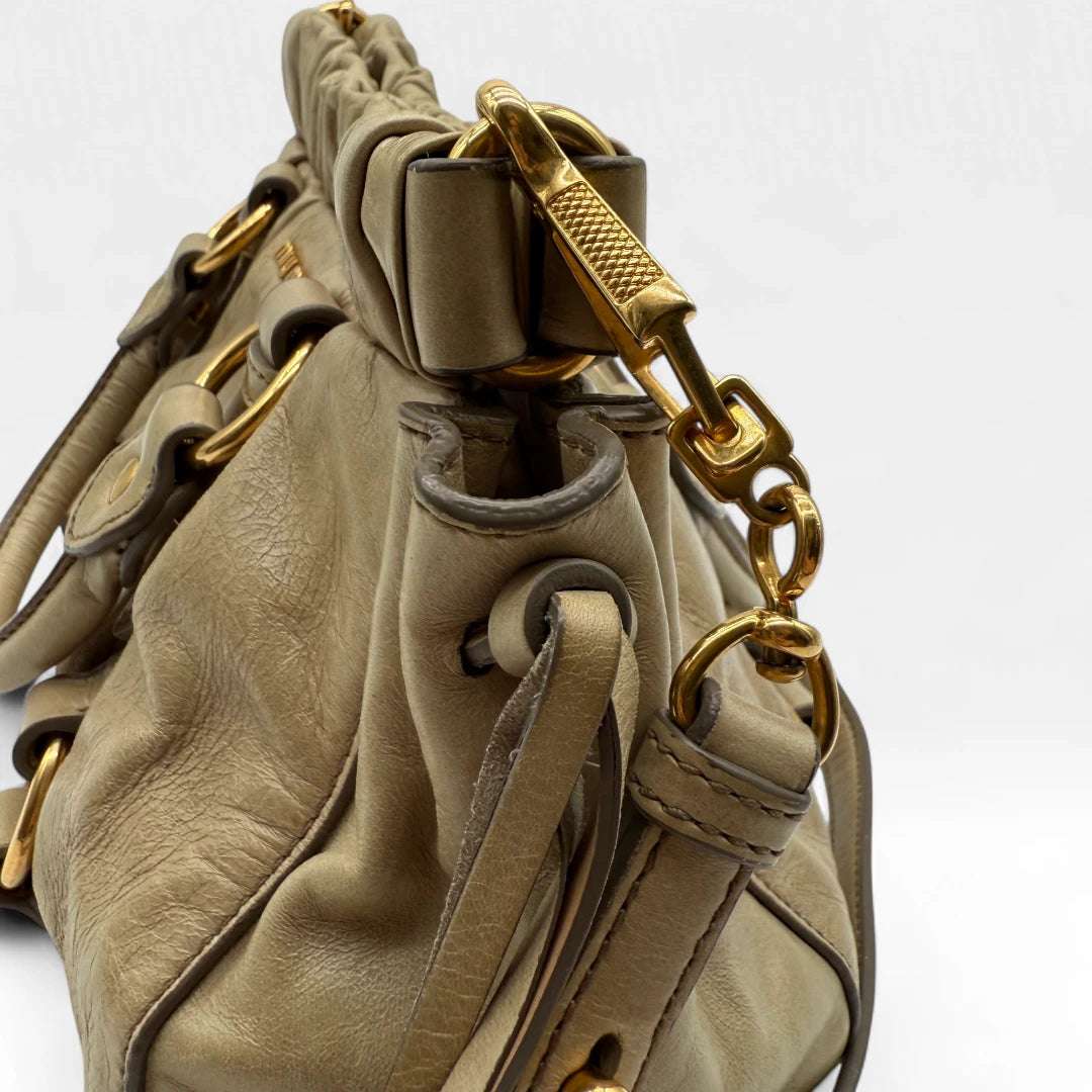 Miu Miu Handtasche Vitello Lux klein