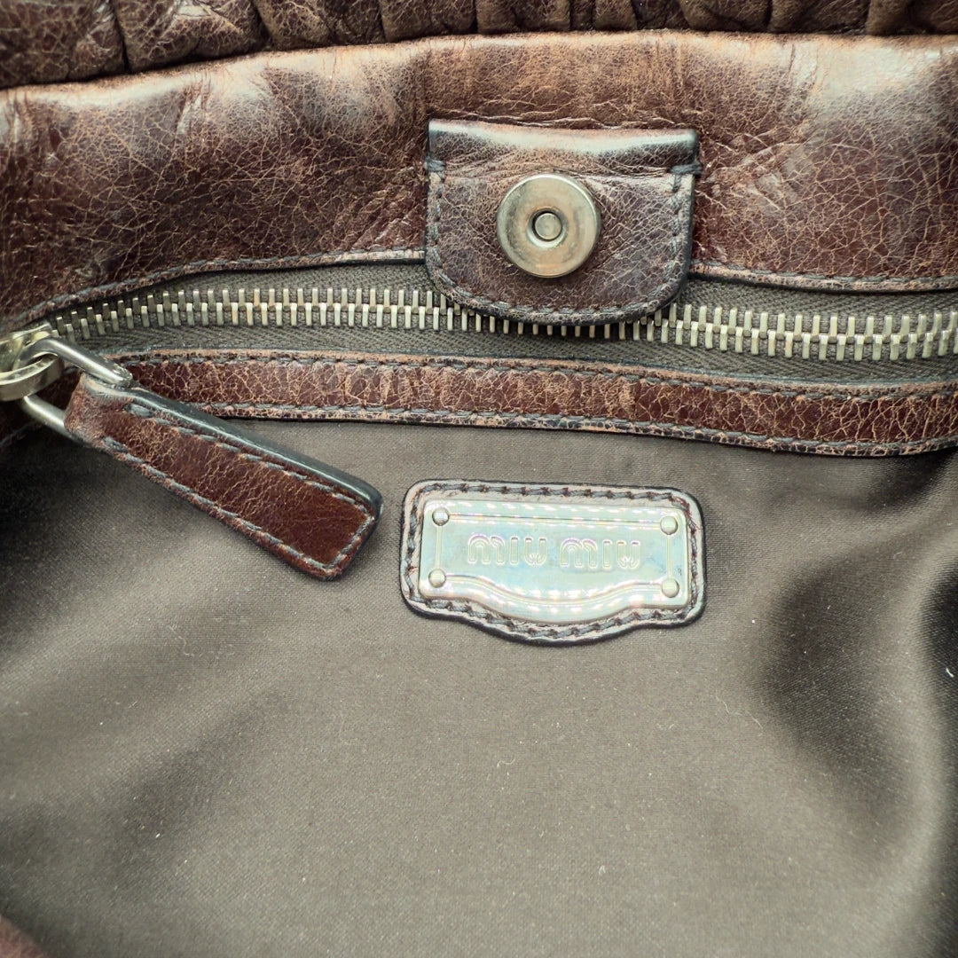 Miu Miu Handtasche Vitello Lux dunkelbraun