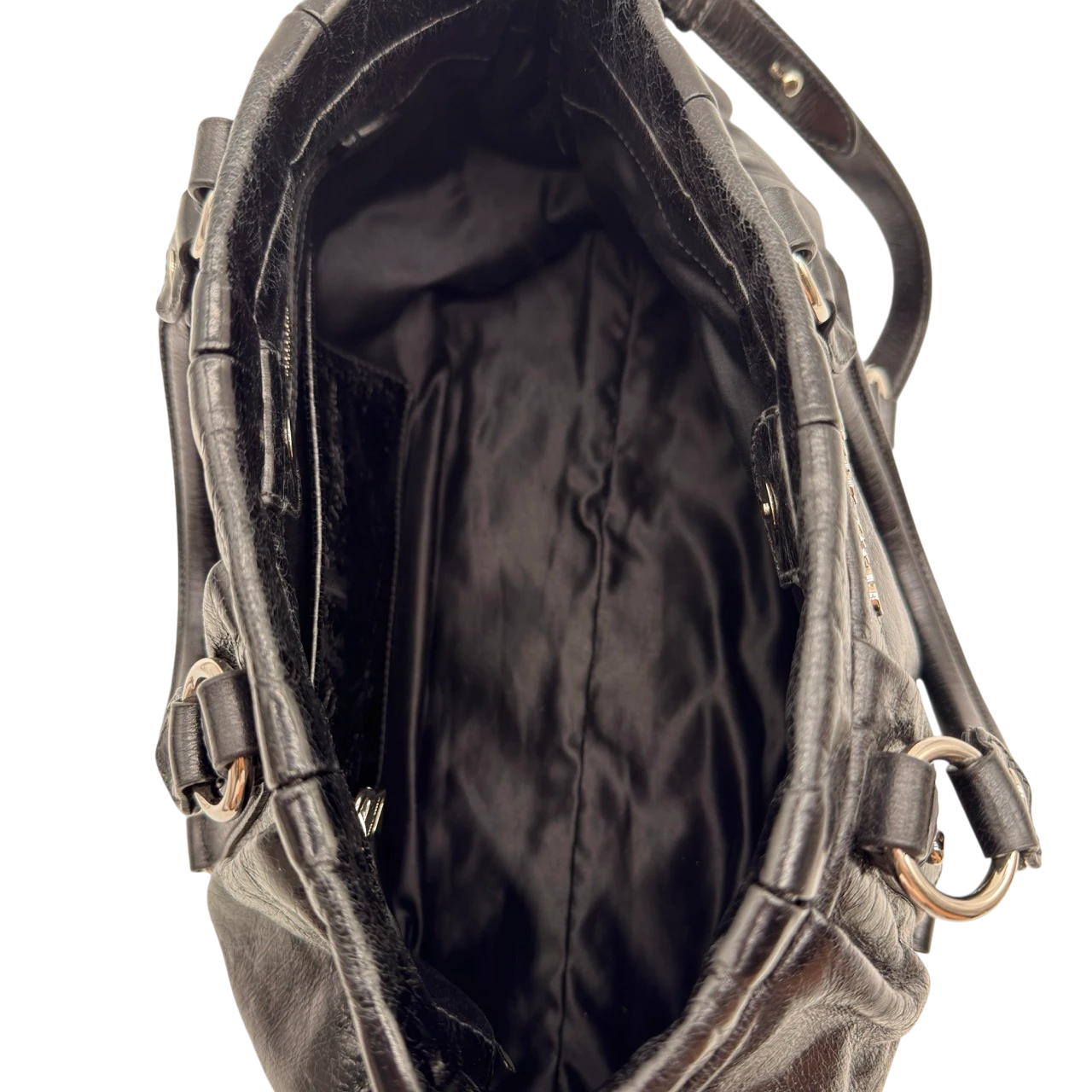 Miu Miu Handtasche Vitello Lux mit Umhängegurt aus Leder schwarz