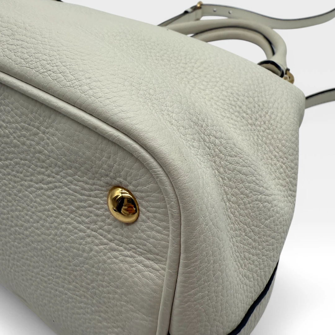 Miu Miu Handtasche Vitello Phenix weiß