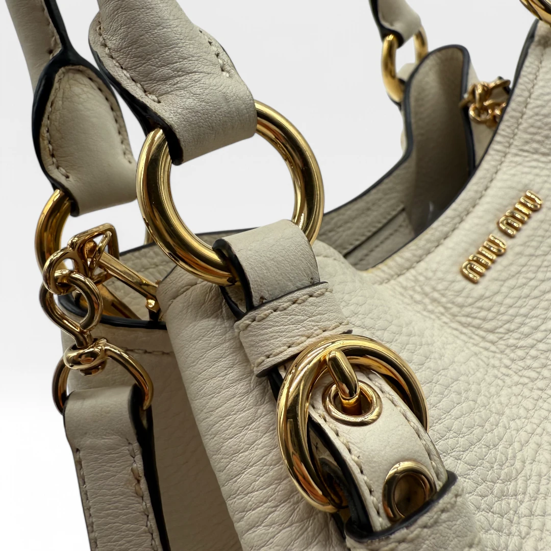 Miu Miu Handtasche Vitello Phenix weiß