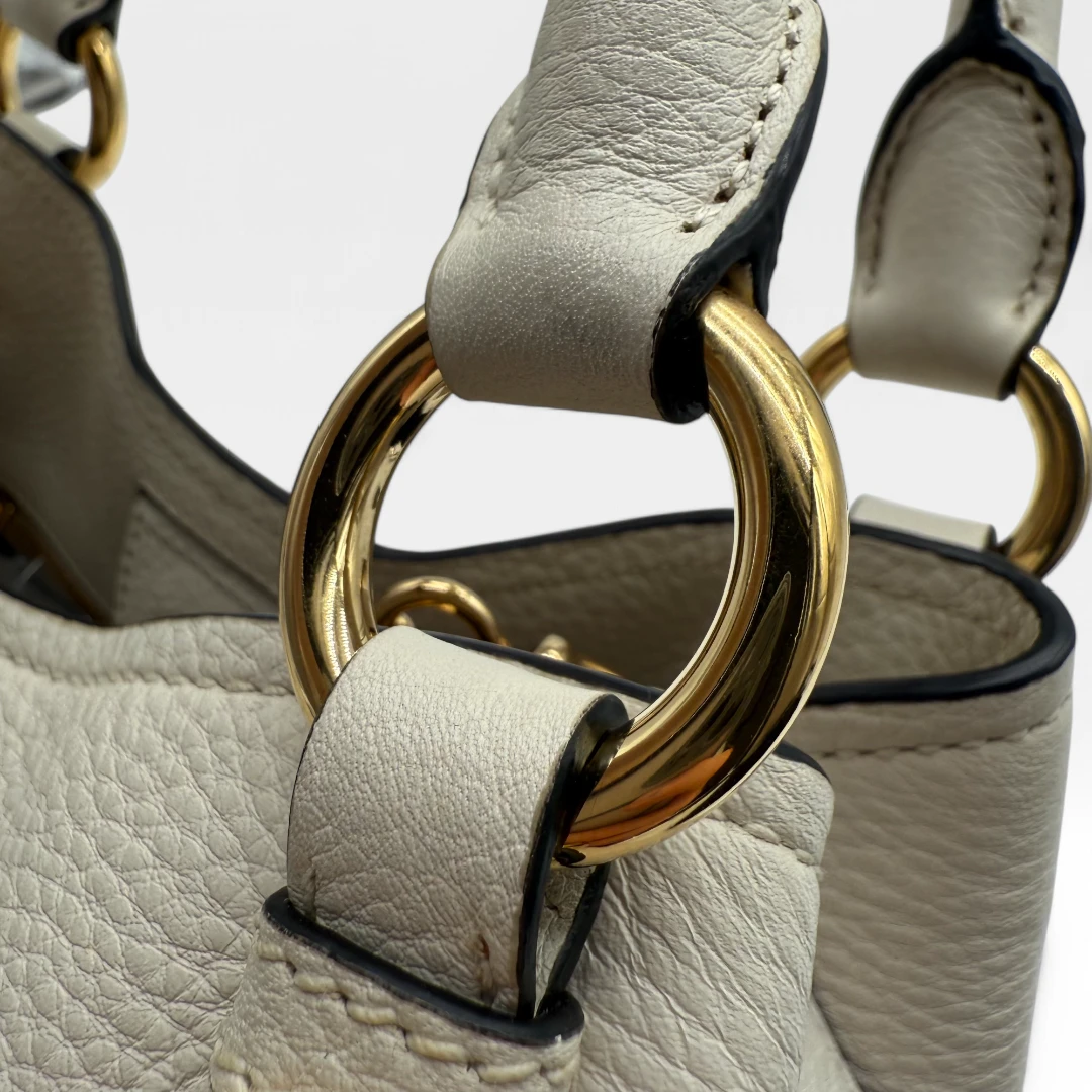 Miu Miu Handtasche Vitello Phenix weiß