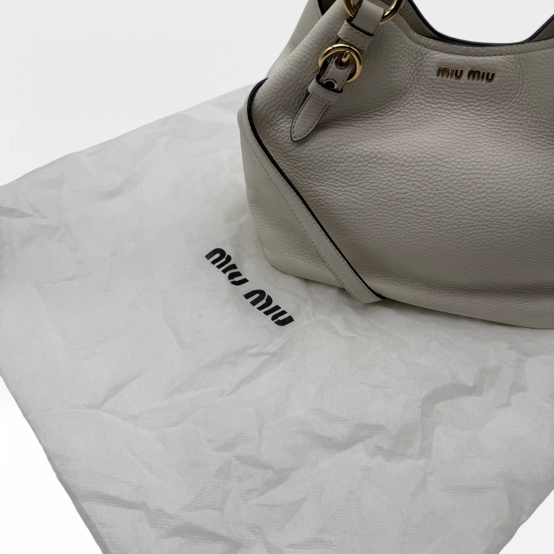 Miu Miu Handtasche Vitello Phenix weiß