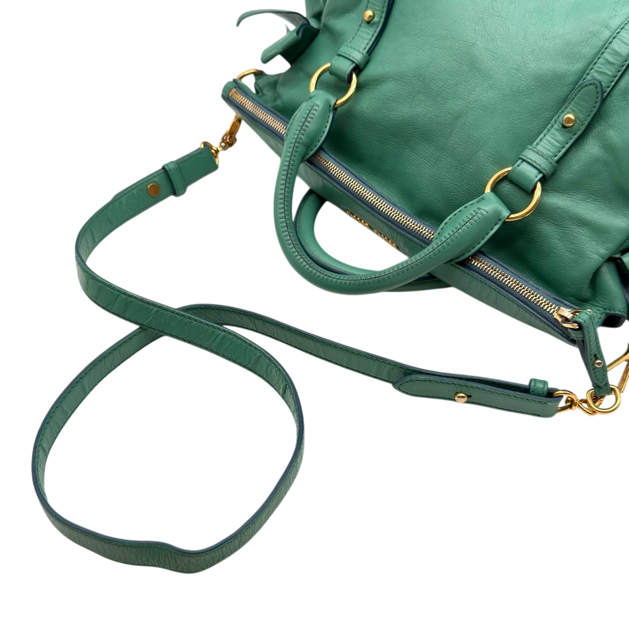 Miu Miu Handtasche Vitello Satchel aus Leder grün