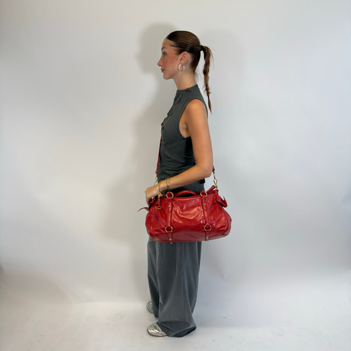 Miu Miu Handtasche Vitello Satchel aus Leder rot
