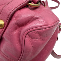 Miu Miu Handtasche Vitello Satchel small mit Umhängegurt aus Leder pink