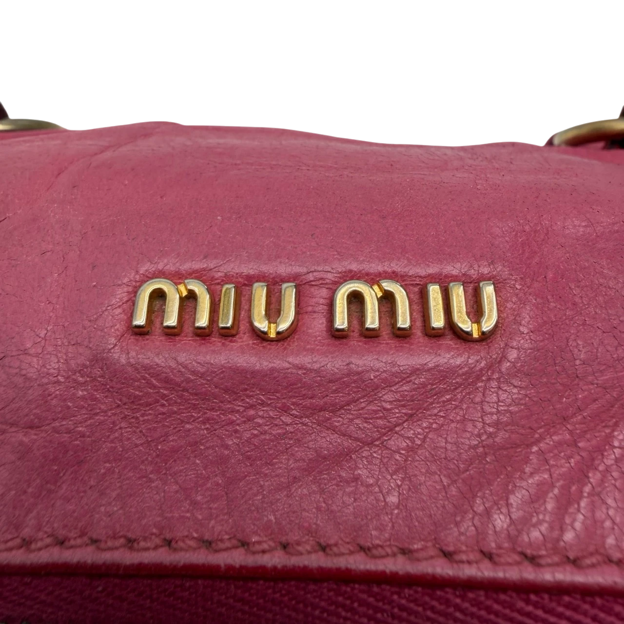 Miu Miu Handtasche Vitello Satchel small mit Umhängegurt aus Leder pink