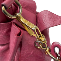 Miu Miu Handtasche Vitello Satchel small mit Umhängegurt aus Leder pink