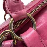 Miu Miu Handtasche Vitello Satchel small mit Umhängegurt aus Leder pink
