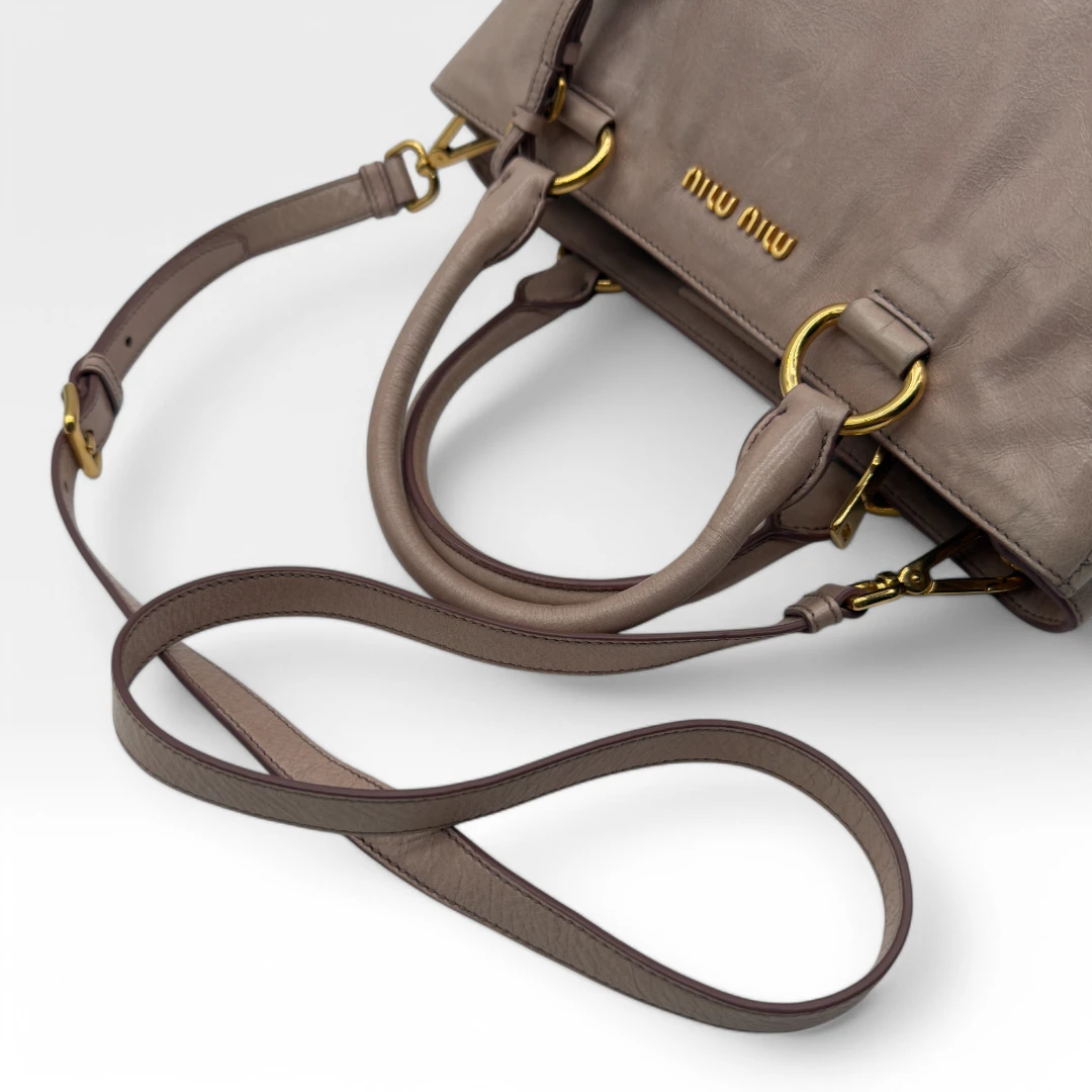 Miu Miu Handtasche Vitello Shine
