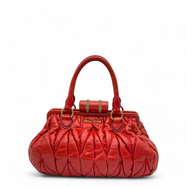 Miu Miu Handtasche aus Leder Matelasse dunkelrot