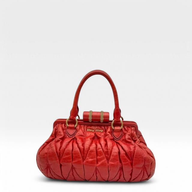 Miu Miu Handtasche aus Leder Matelasse dunkelrot
