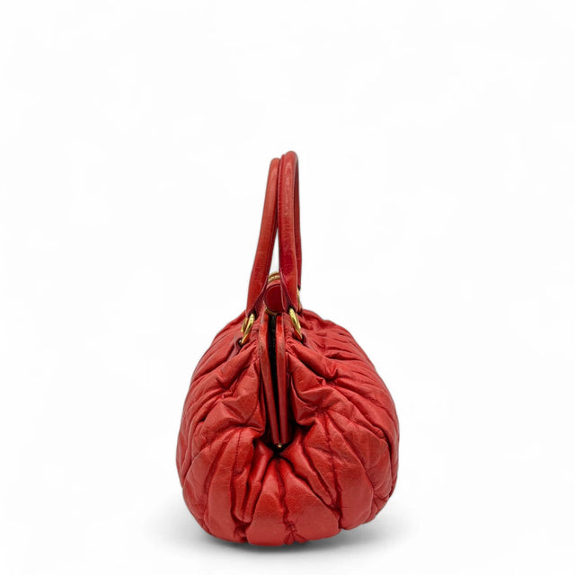 Miu Miu Handtasche aus Leder Matelasse dunkelrot