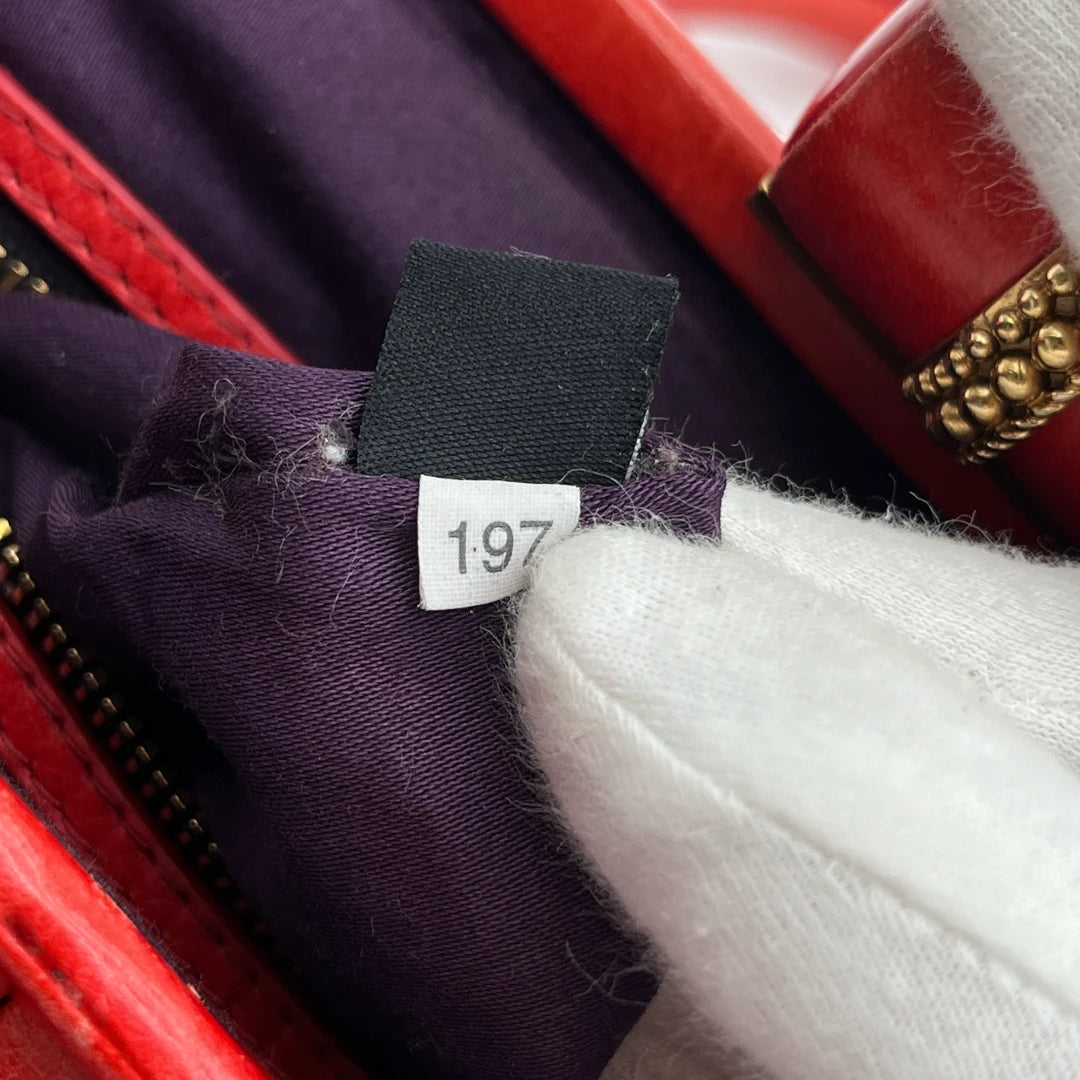 Miu Miu Handtasche aus Leder Matelasse dunkelrot