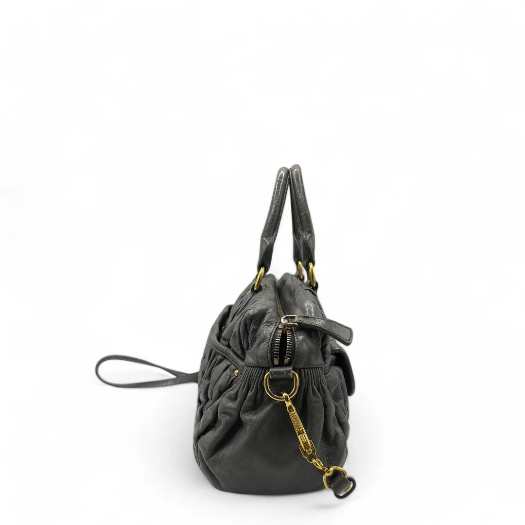 Miu Miu Handtasche länglich grau
