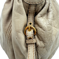 Miu Miu Schultertasche Croissant large