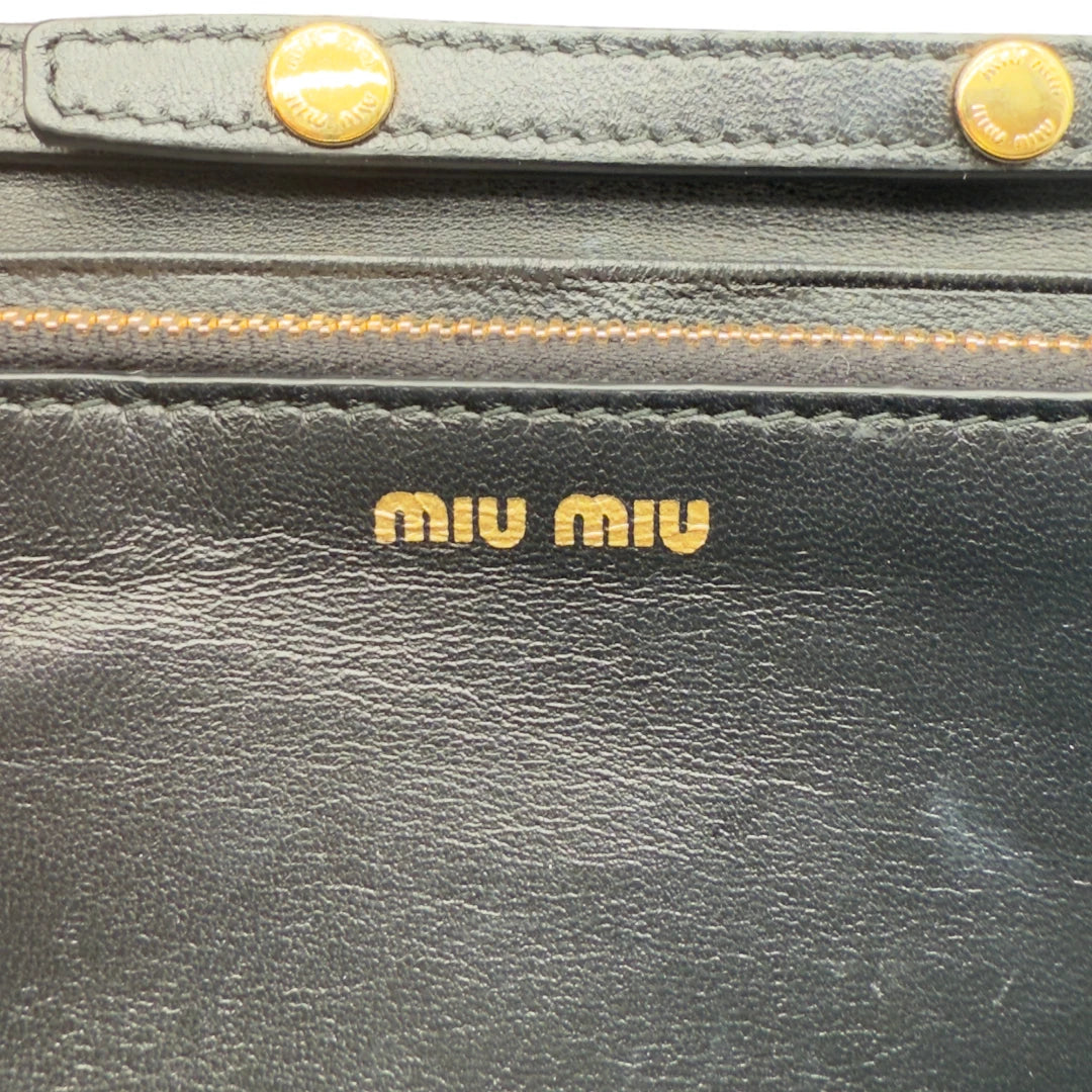 Miu Miu Umhängetasche Matelassé schwarz