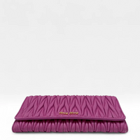 Miu Miu Umhängetasche Matelassé Wallet