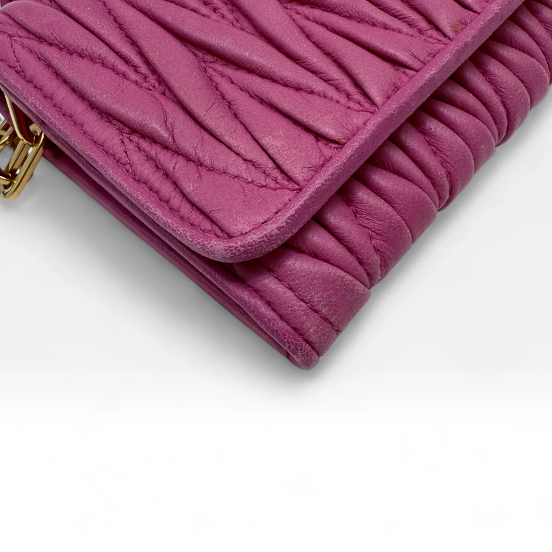 Miu Miu Umhängetasche Matelassé Wallet