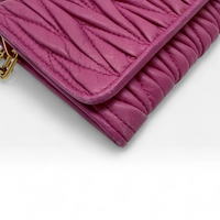 Miu Miu Umhängetasche Matelassé Wallet