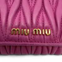 Miu Miu Umhängetasche Matelassé Wallet