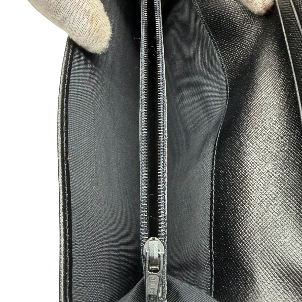 Prada Geldbeutel länglich aus Nylon schwarz – Innentasche
