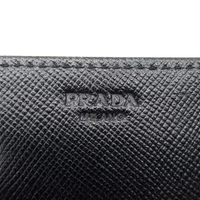 Prada Geldbeutel länglich aus Nylon schwarz – Prägung im Detail