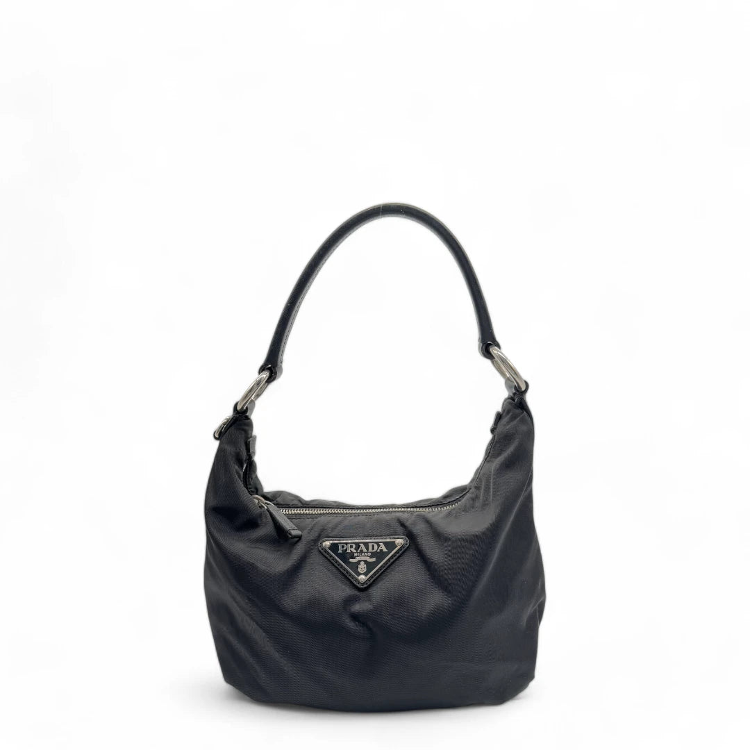 Prada Handtasche Croissant Form aus Nylon schwarz