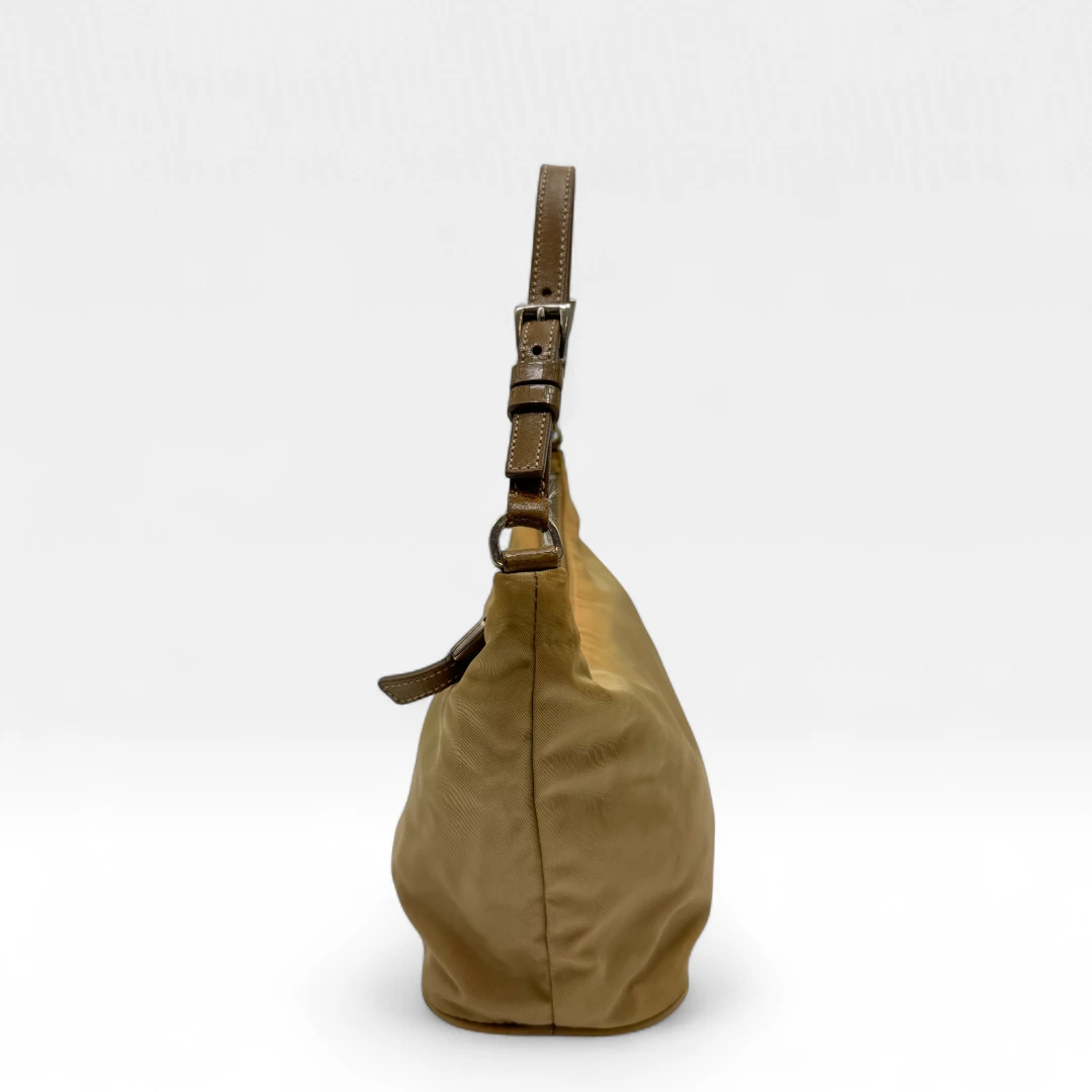 Prada Handtasche Halbmond