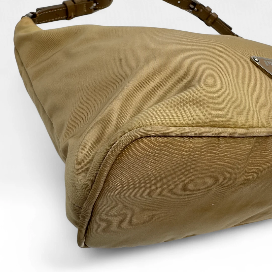 Prada Handtasche Halbmond