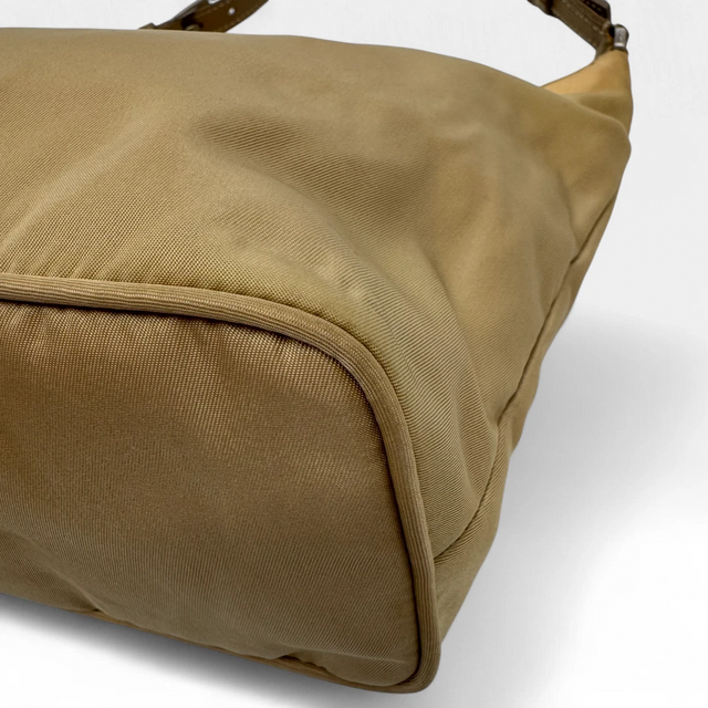 Prada Handtasche Halbmond