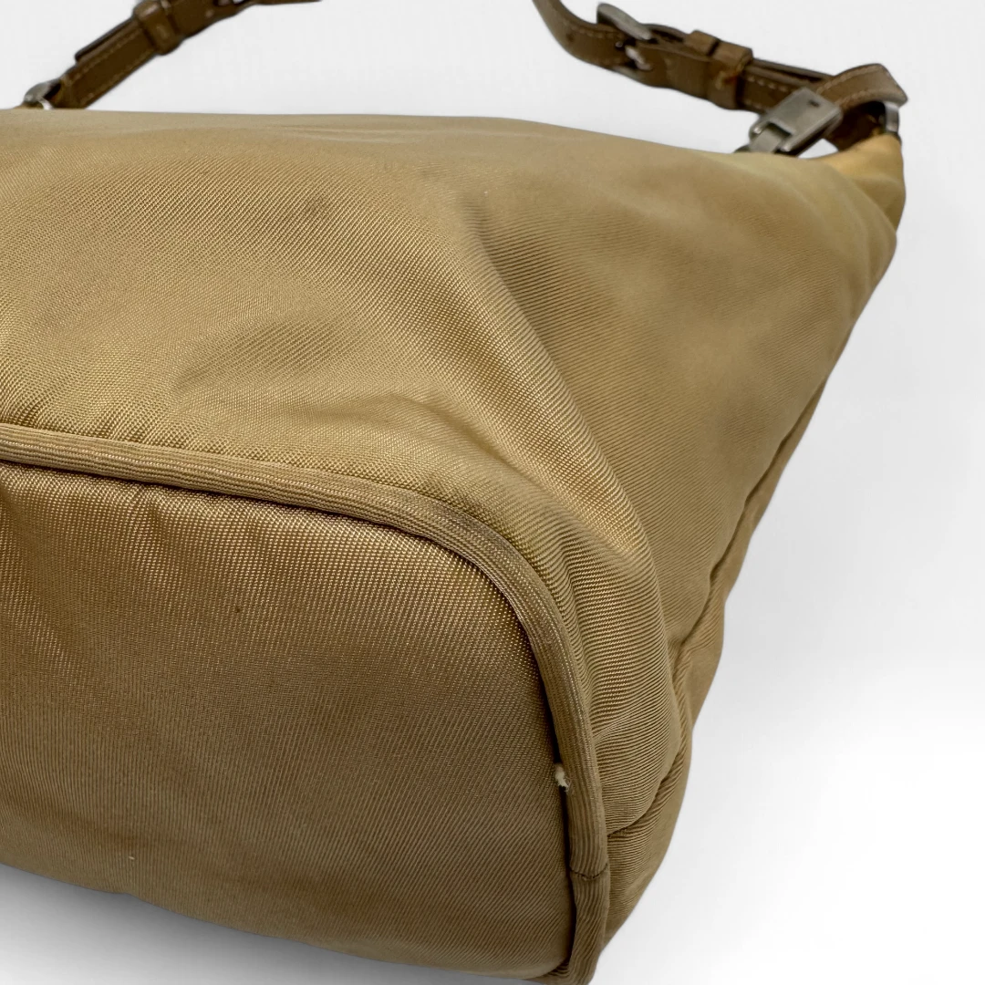 Prada Handtasche Halbmond