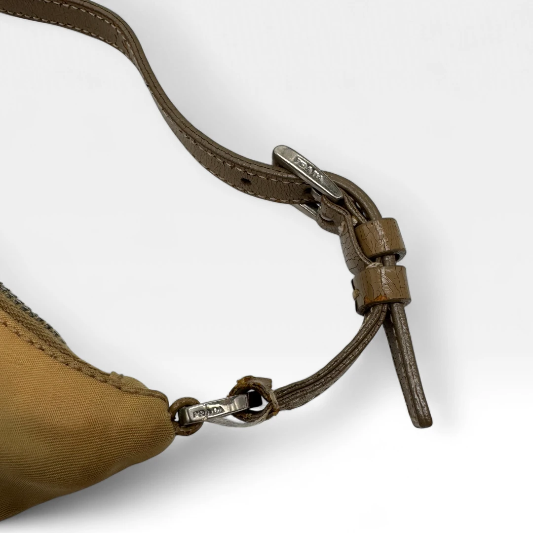 Prada Handtasche Halbmond
