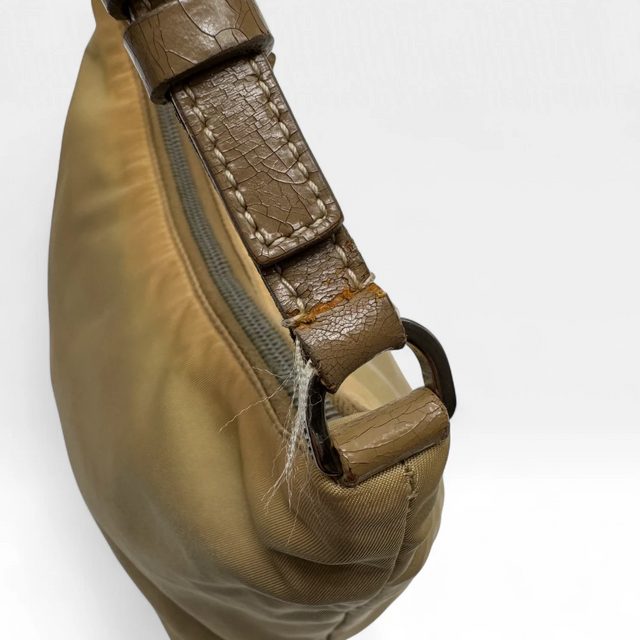 Prada Handtasche Halbmond