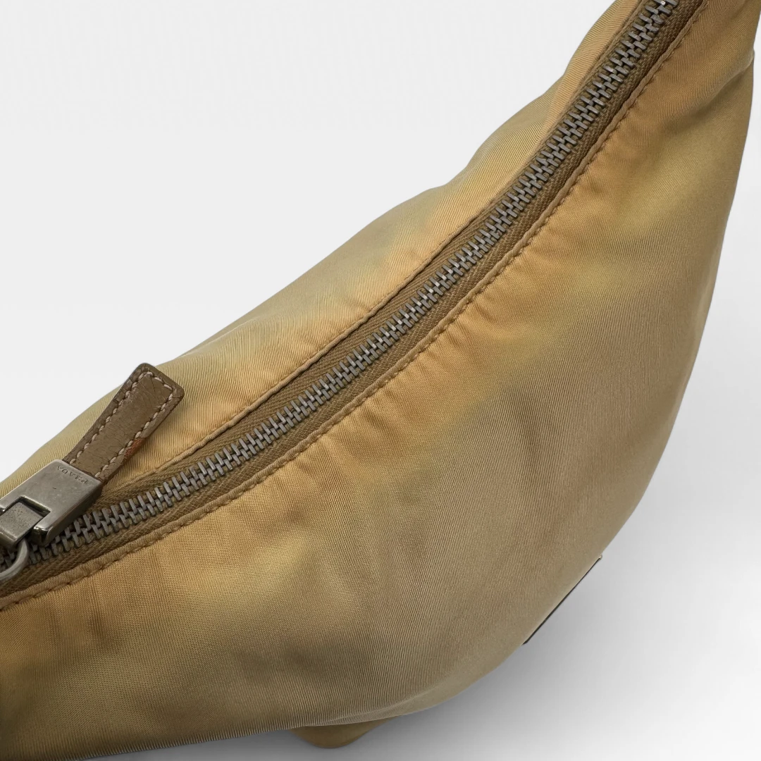 Prada Handtasche Halbmond