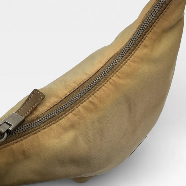 Prada Handtasche Halbmond