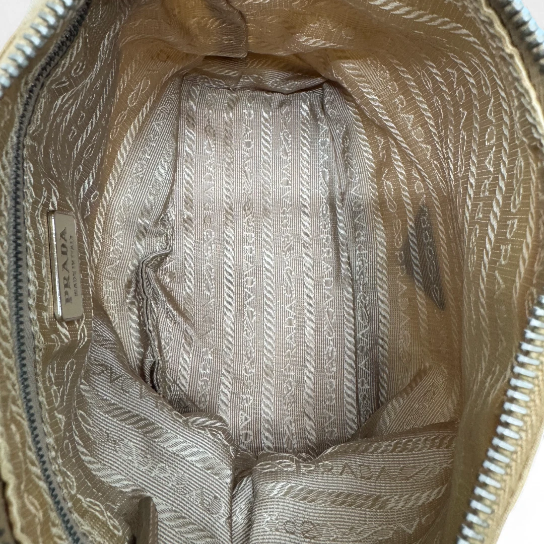 Prada Handtasche Halbmond