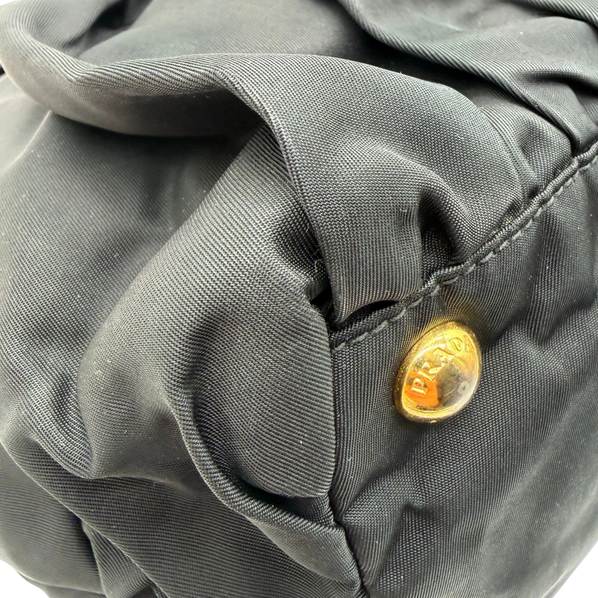 Prada Handtasche Origami aus Nylon schwarz – Ecken im Detail
