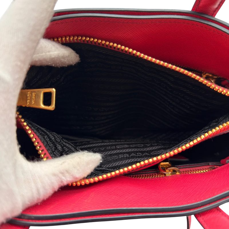 Prada Handtasche Triple Pocket