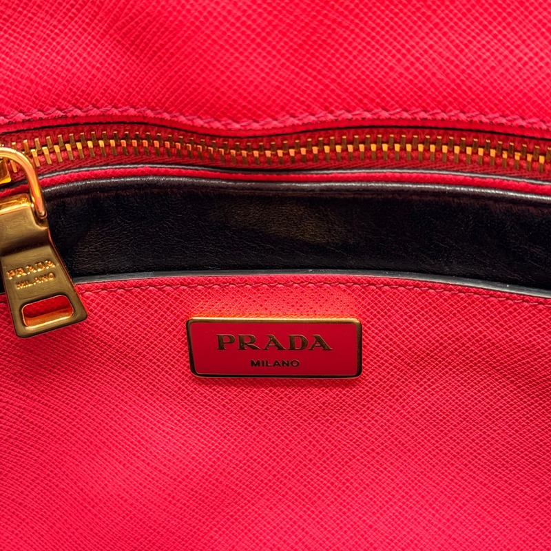 Prada Handtasche Triple Pocket